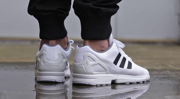 ホワイト、ブラック adidas Originals ZX Flux 